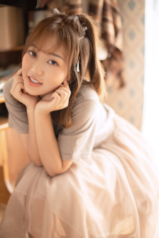 校长吸校花陈若雪乳